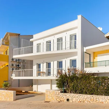 Milnamour, Whole House By The Sea With Parking *