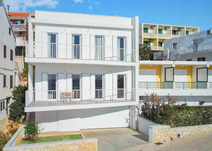 Milnamour, Whole House By The Sea With Parking Hvar Town