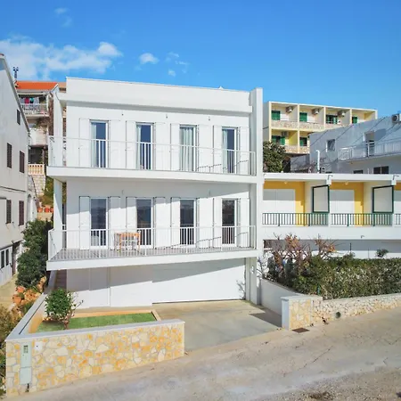 Milnamour, Whole House By The Sea With Parking Hvar Town