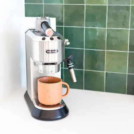 Hébergement de vacances Milnamour, Whole House By The Sea With Parking *