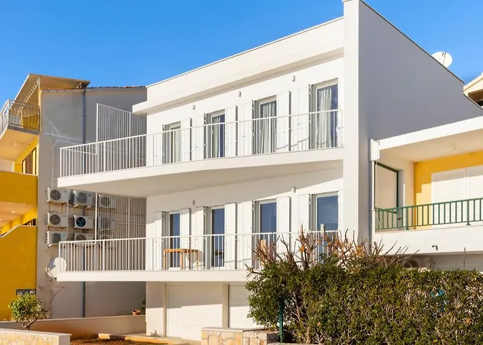 Milnamour, Whole House By The Sea With Parking *