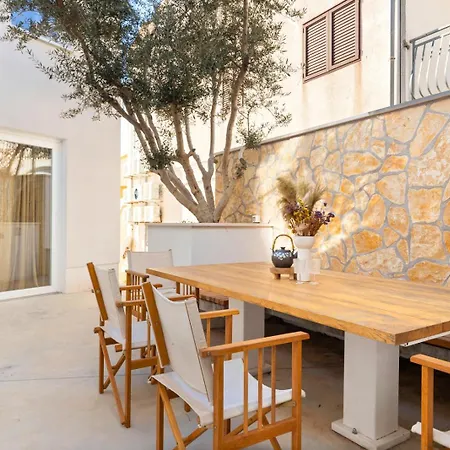 Milnamour, Whole House By The Sea With Parking Semesterbostad