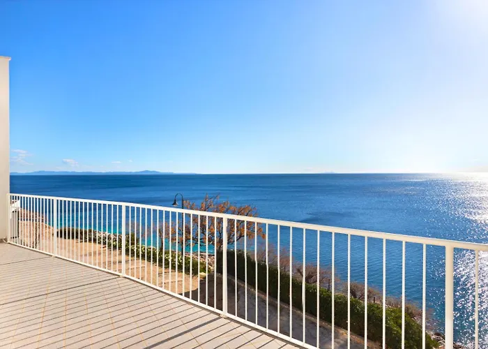 Milnamour, Whole House By The Sea With Parking *