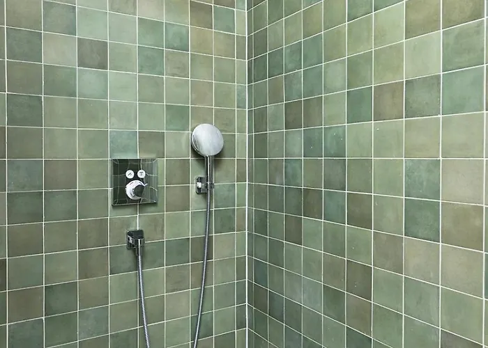 Milnamour, Whole House By The Sea With Parking 흐바르