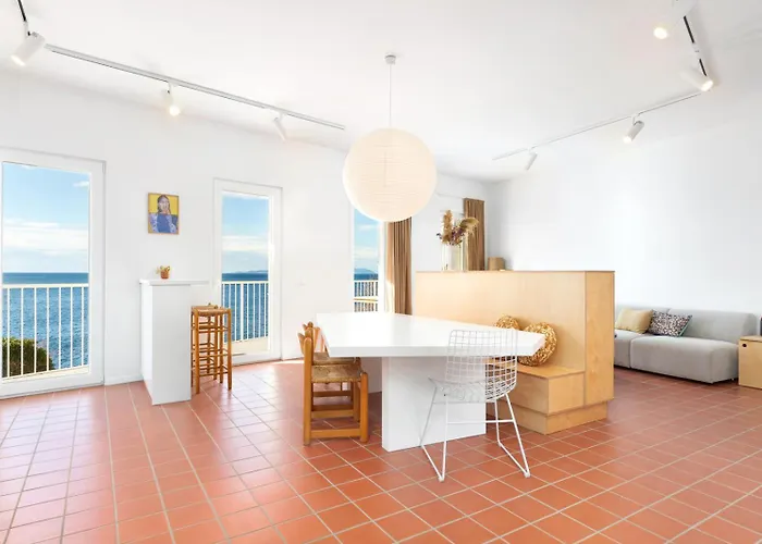 Milnamour, Whole House By The Sea With Parking 펜션